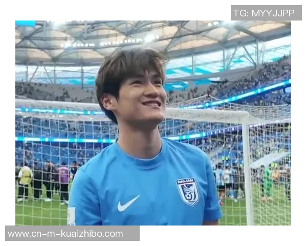 国足抵达重庆备战世预赛补招新援侯永永与刘祝润全力冲击巴林 国足抵达重庆备战世预赛补招新援侯永永与刘祝润全力冲击巴林