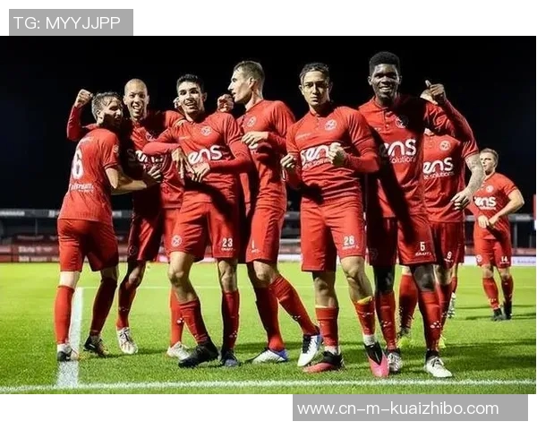 奥斯与阿尔梅勒的激烈对决揭示了足球战术的深度与魅力